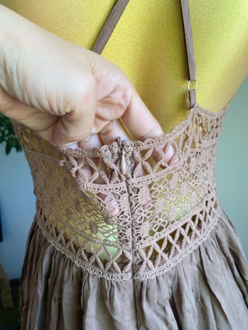 Brown Lace Crochet Cross Back Maxi Dress Boho Size M NWT - Picture 7 of 8